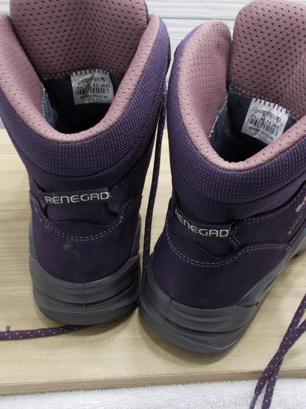 Lowa Plum Renegade GTX Mid Hiking Boots Size 8.5 All Terrain Classic - Picture 4 of 5